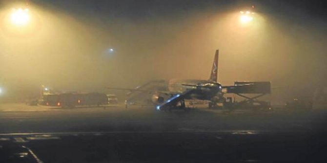 Ankara'da sis nedeniyle uçuşlar iptal edildi