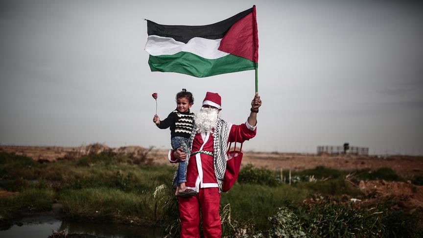 İsrail askerleri 'Noel Baba' kostümü giyen Filistinliyi vurdu