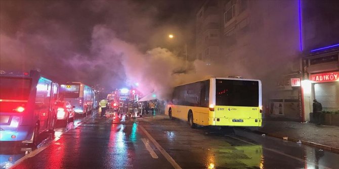 Kadıköy'de İETT otobüsünde yangın çıktı