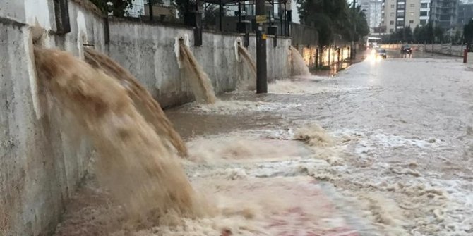 Mersin’de Şiddetli Yağış