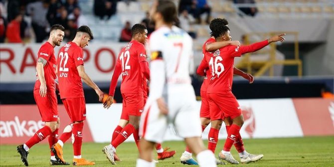 Antalyaspor Göztepe'yi 4-3 mağlup etti!
