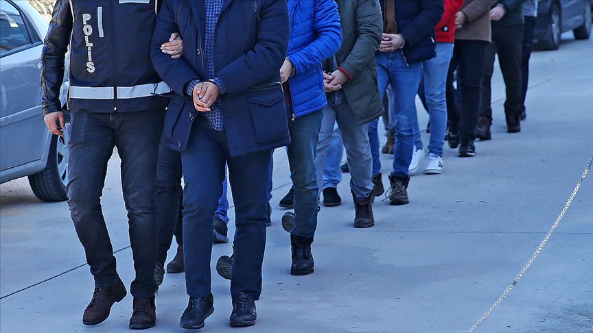 İstanbul'da FETÖ operasyonunda 19 kişi gözaltına alındı