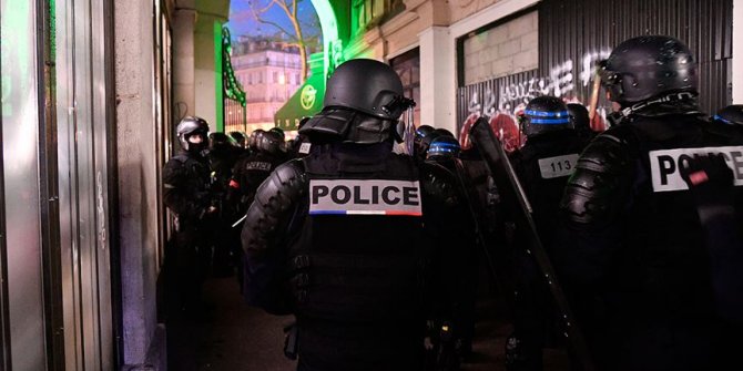 Fransız bakan gösterilerdeki polis şiddetini inkar etti
