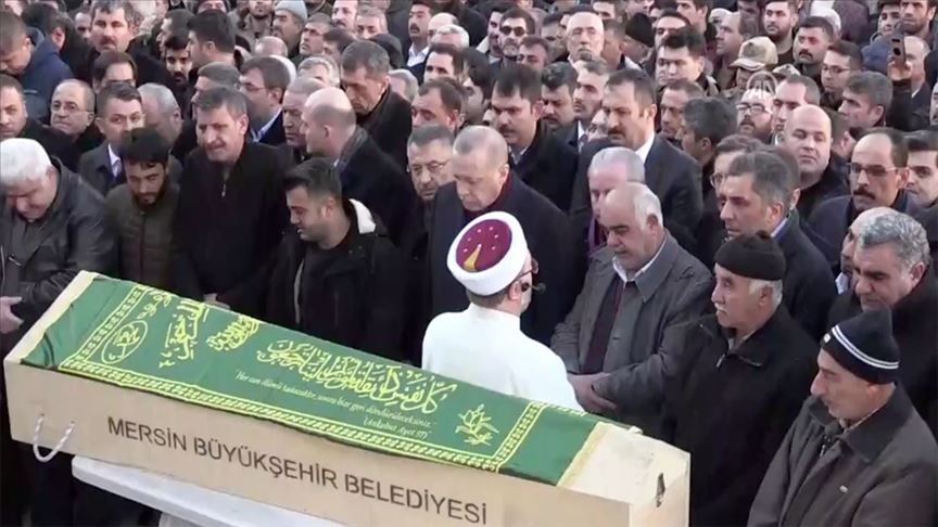 Erdoğan, Elazığ'da katıldığı cenaze namazında gözyaşlarına hakim olamadı