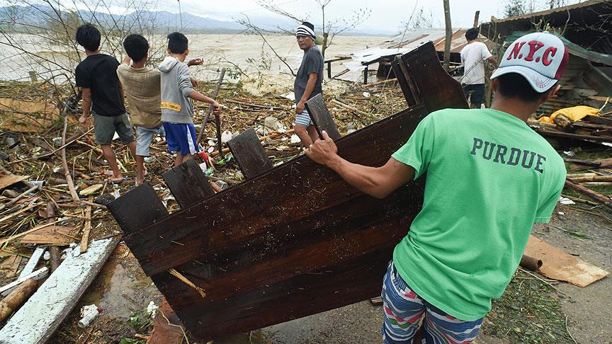 Filipinler'de Pakhar tayfunu nedeniyle 929 aile evlerinden tahliye edildi