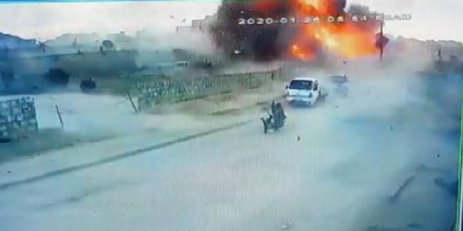 Azez'de sivillere YPG'li teröristlerden bombalı saldırı