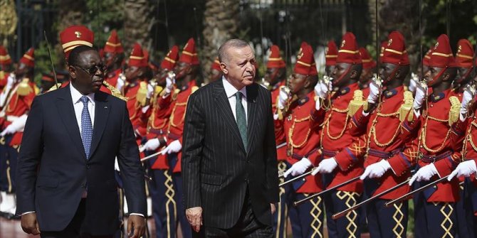 Erdoğan Senegal'de resmi törenle karşılandı