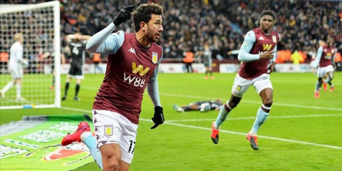 Aston Villa Trezeguet'in golüyle finalde