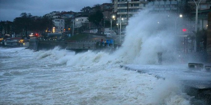 Karadeniz'de 6 il için kuvvetli fırtına uyarısı