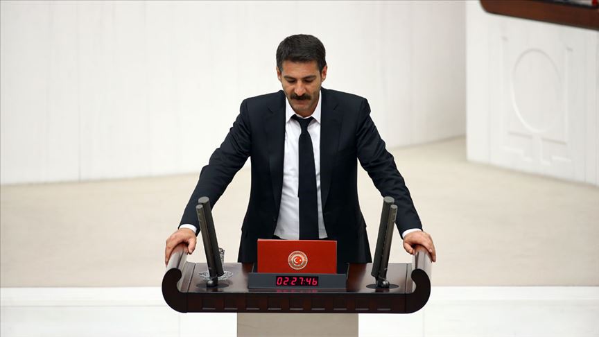 PKK'lı terörist HDP milletvekilinin evinden çıktı