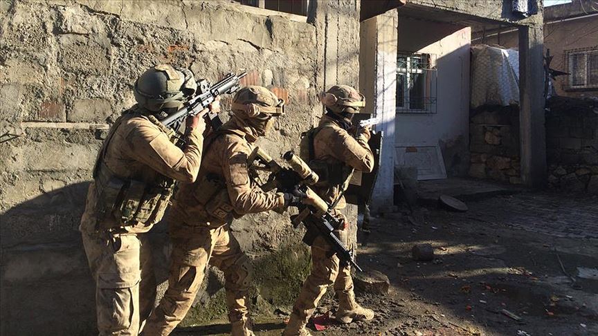 Hakkari'de PKK/KCK operasyonunda 23 şüpheli gözaltına alındı