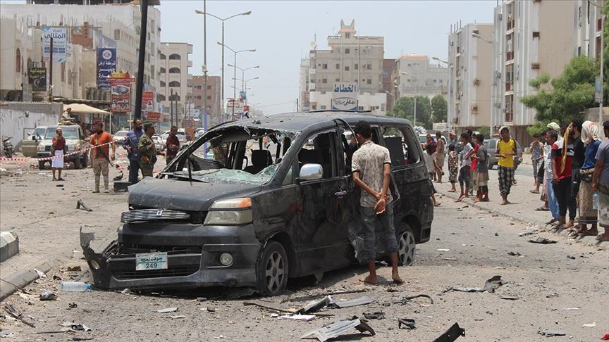 Yemen Savunma Bakanı'nın konvoyuna saldırı: 6 ölü