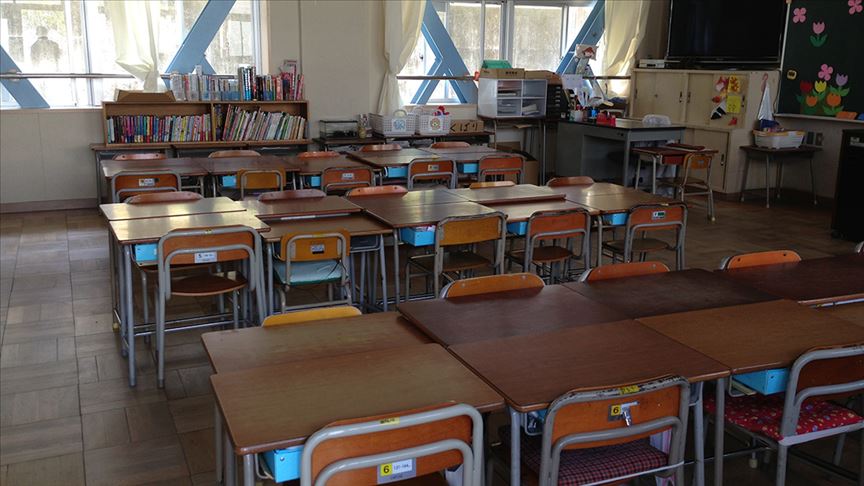 Kovid-19 nedeniyle Japonya'da okullar kapatılıyor