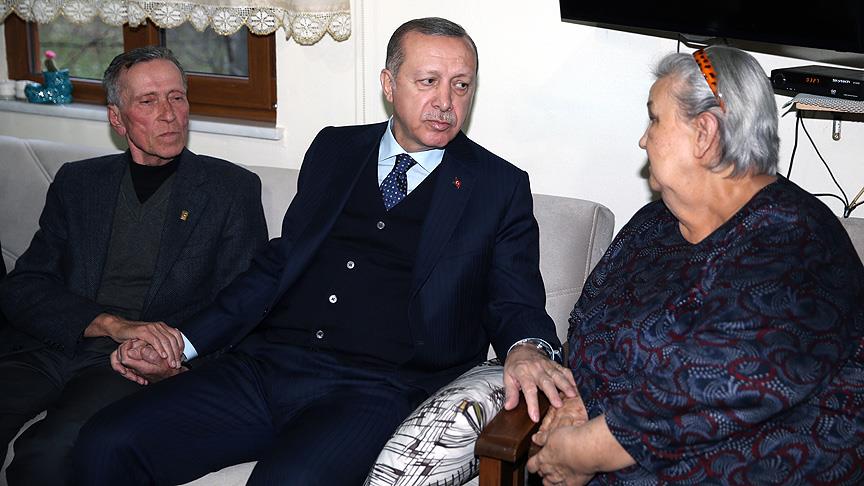 Cumhurbaşkanı Erdoğan'dan şehit ailesine ziyaret