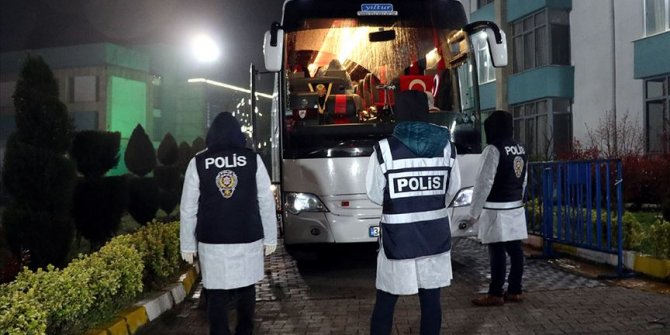 Yurt dışından gelenler Sakarya'da öğrenci yurduna yerleştirildi