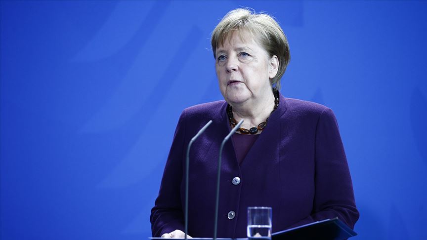 Merkel'in üçüncü Kovid-19 testi de negatif çıktı