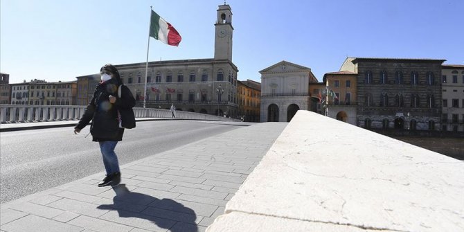 Katar İtalya'ya 2 sahra hastanesi gönderdi