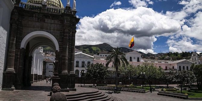 Ekvador'da karantina altındaki kentte son bir haftada evlerden ve hastanelerden 500 ceset toplandı