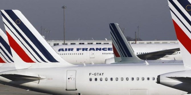 Fransa'da Schengen Bölgesi dışındaki tüm uçuşlar durduruldu