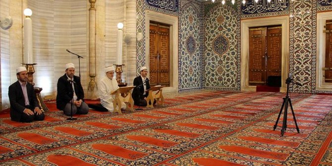 Selimiye Camisi'ndeki Ramazan Bayramı programı sosyal medyadan canlı yayınlandı