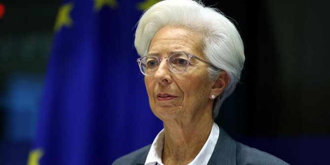 ECB Başkanı Lagarde: Avro Bölgesi ekonomisi 2020'de yüzde 8 ile 12 arasında küçülecek