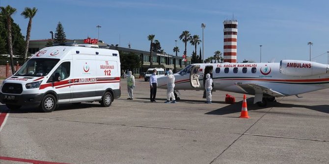 Kovid-19 hastası Türk vatandaşı ambulans uçakla Rusya'dan yurda getirildi