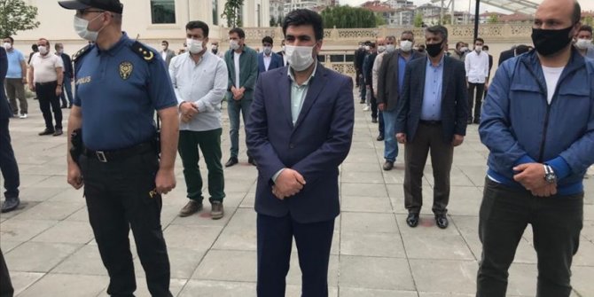 Ankara'da bıçaklanarak öldürülen gencin babası Nihat Çakan olayı anlattı