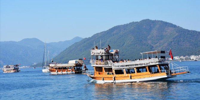 Antalya'da gezi tekneleri yüzde 50 kapasiteyle çalışacak