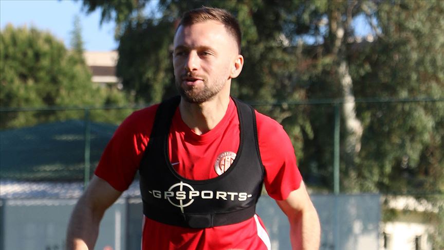 PFDK Antalyasporlu futbolcu Hakan Özmert'e 3 maç ceza verdi