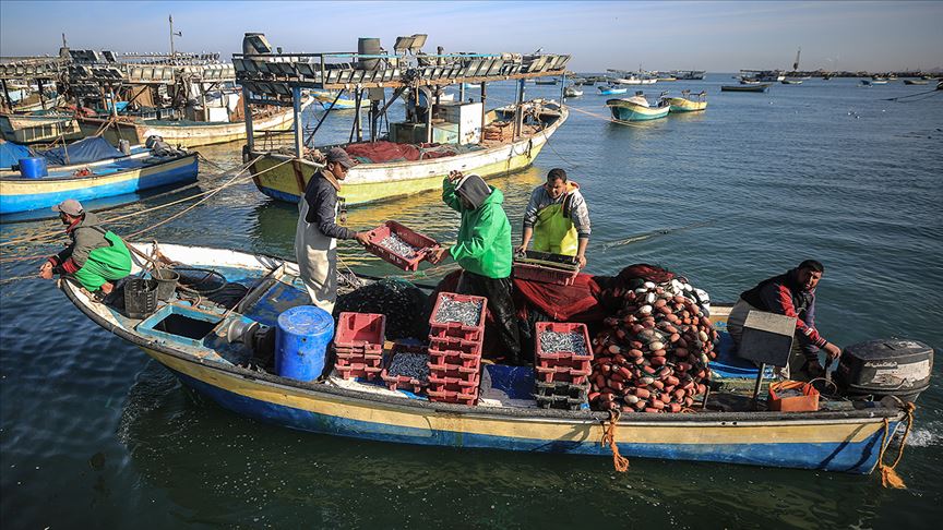 İsrail'den Gazze'de balıkçılara yönelik 6 ayda 172 ihlal