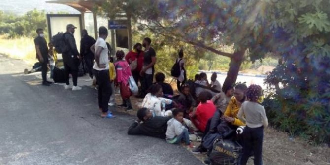 İzmir'de 42 sığınmacı yakalandı