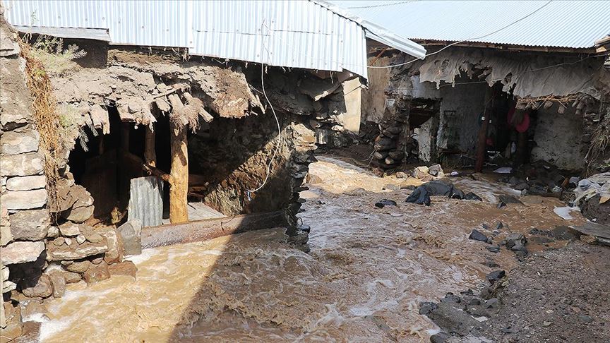 Kars ve Ağrı'da meydana gelen selde 26 ev hasar gördü
