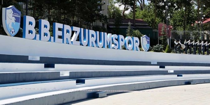 Erzurum'un kent meydanı mavi-beyazlı renklerle süslendi