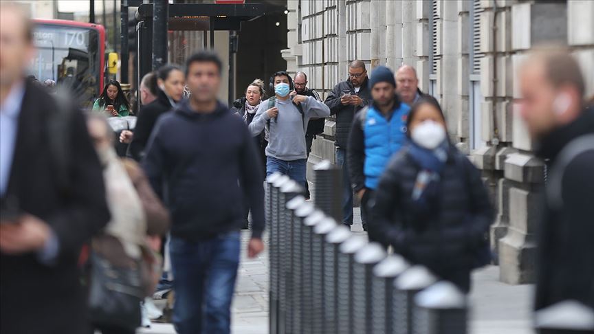 İngiltere’de karantina döneminde 730 bin kişi işini kaybetti