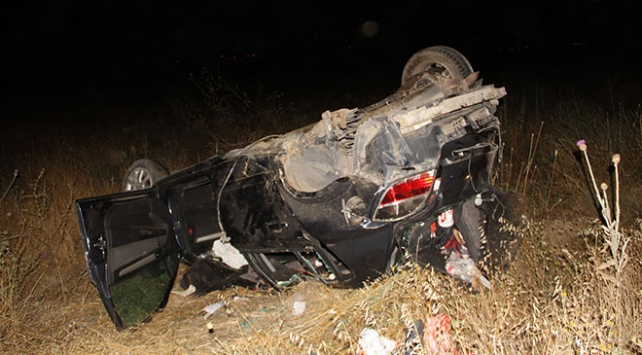 Sivas'ta otomobil devrildi: 4 yaralı
