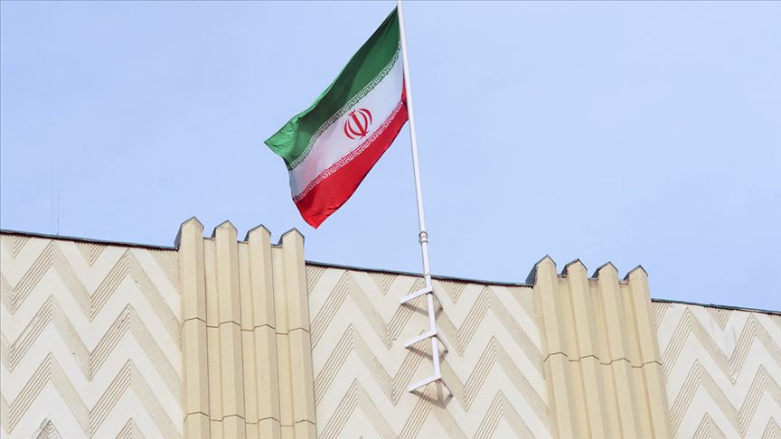 İran'da bir günde Kovid-19'dan 215 kişi hayatını kaybetti