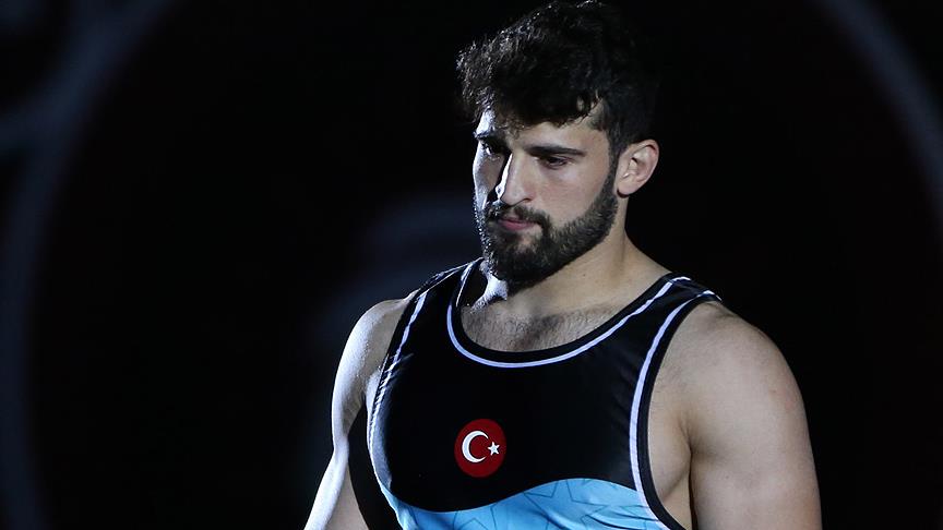 Metehan Başar, grekoromen stil 85 kiloda finale yükseldi