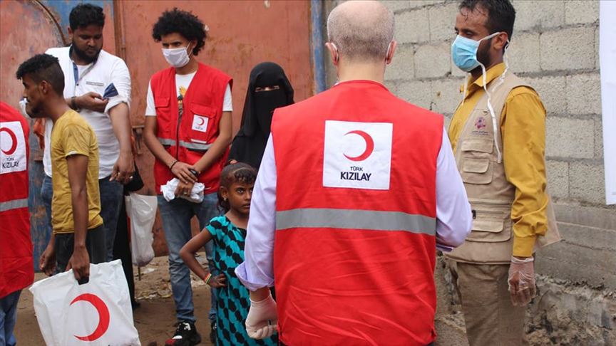 Yemen'de Türk Kızılay 13 bin aileye kurban eti dağıtıyor