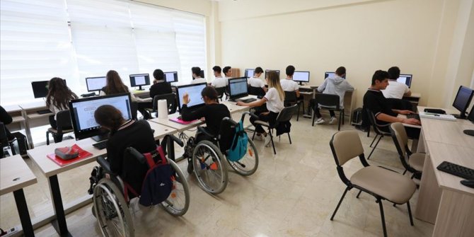 Türkiye'nin ilk 'Engelliler İçin Destek Programı' açıldı