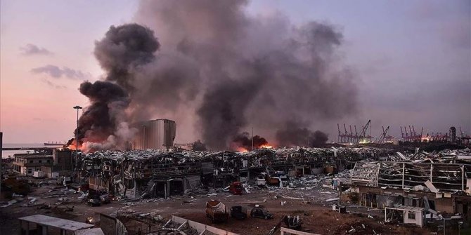 Beyrut'ta meydana gelen patlamada ölenlerin sayısı 100'e, yaralananların sayısı 4 bine yükseldi