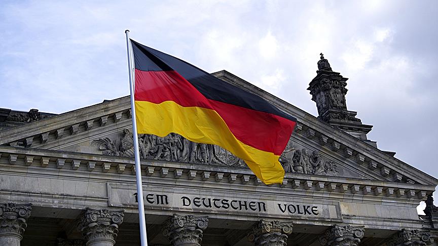 Almanya'da terör örgütü yandaşları basın toplantısını bastı
