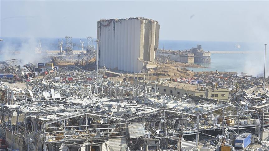 Beyrut Valisi: Patlamanın yol açtığı zararın 10 ila 15 milyar doları aştığını tahmin ediyoruz