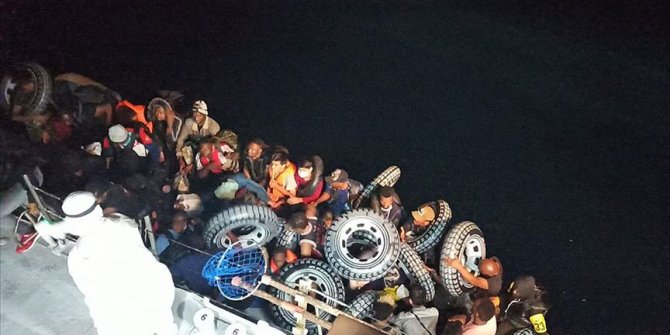 Çanakkale'de Türk kara sularına itilen 37 sığınmacı kurtarıldı