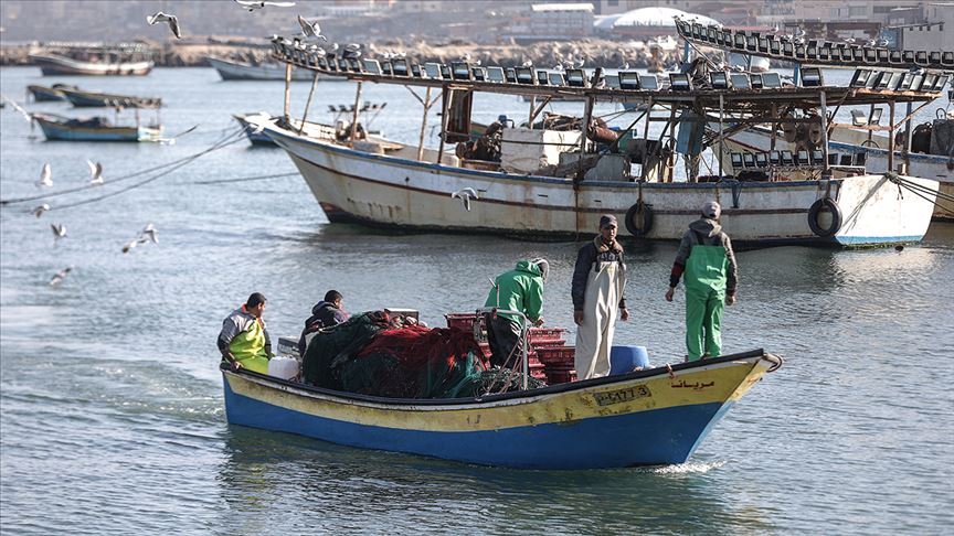 İsrail Gazzeli balıkçıların avlanma mesafesini düşürdü