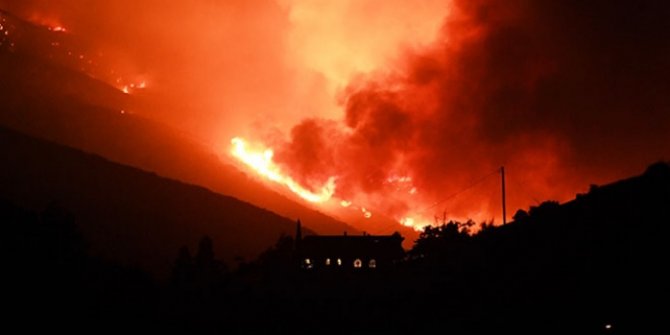 Los Angeles yakınlarında çıkan yangın hızla yayılıyor