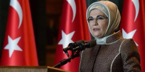 Emine Erdoğan'dan yeni yıl mesajı: Barışın ve adaletin galip geldiği bir yıl