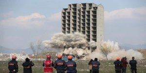Bursa'da 300 kilo Dinamitle yıkılamayan bina kendiliğinden çöktü