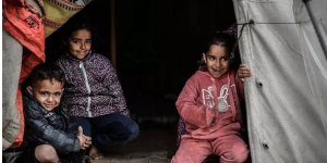 UNRWA Genel Komiseri, Gazze'de yarım milyondan fazla çocuğun eğitim alamadığını söyledi