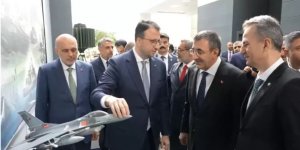 Cumhurbaşkanı Yardımcısı Yılmaz, ASELSAN'ı ziyaret etti