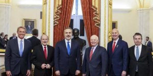 Bakan Fidan, ABD Senatosu Dış İlişkiler Komitesi Başkanı Benjamin Cardin ve beraberindeki senatörlerle görüştü